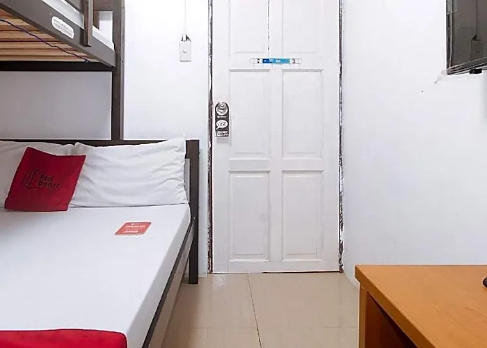 Reddoorz @ Lyoto Near Naia *